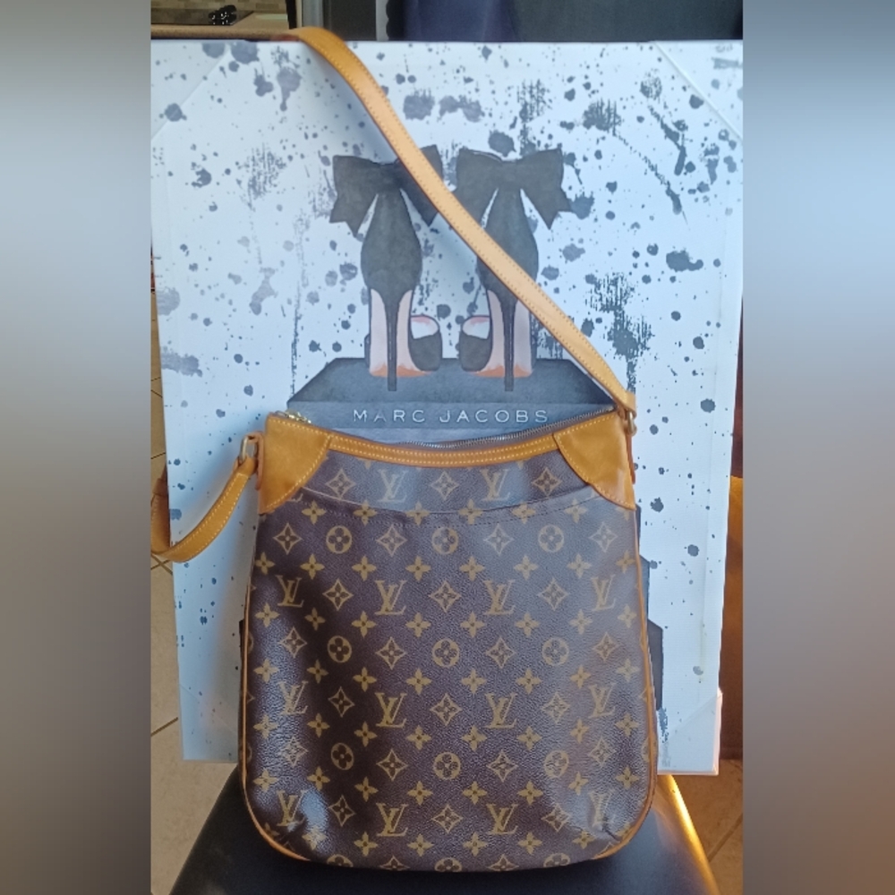 LOUIS VUITTON ODEON MM MONOGRAM
